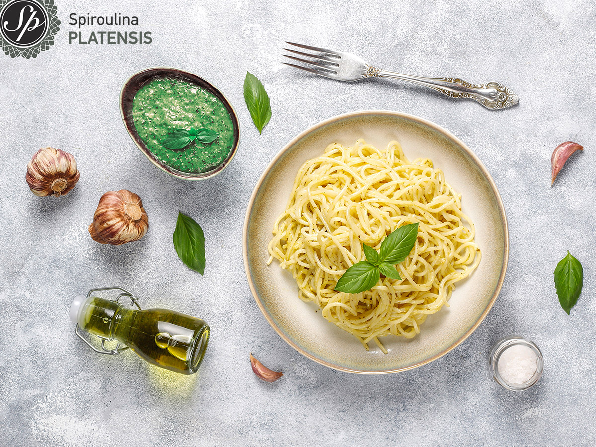 Μακαρόνια με sauce από spiroulina PLATENSIS
