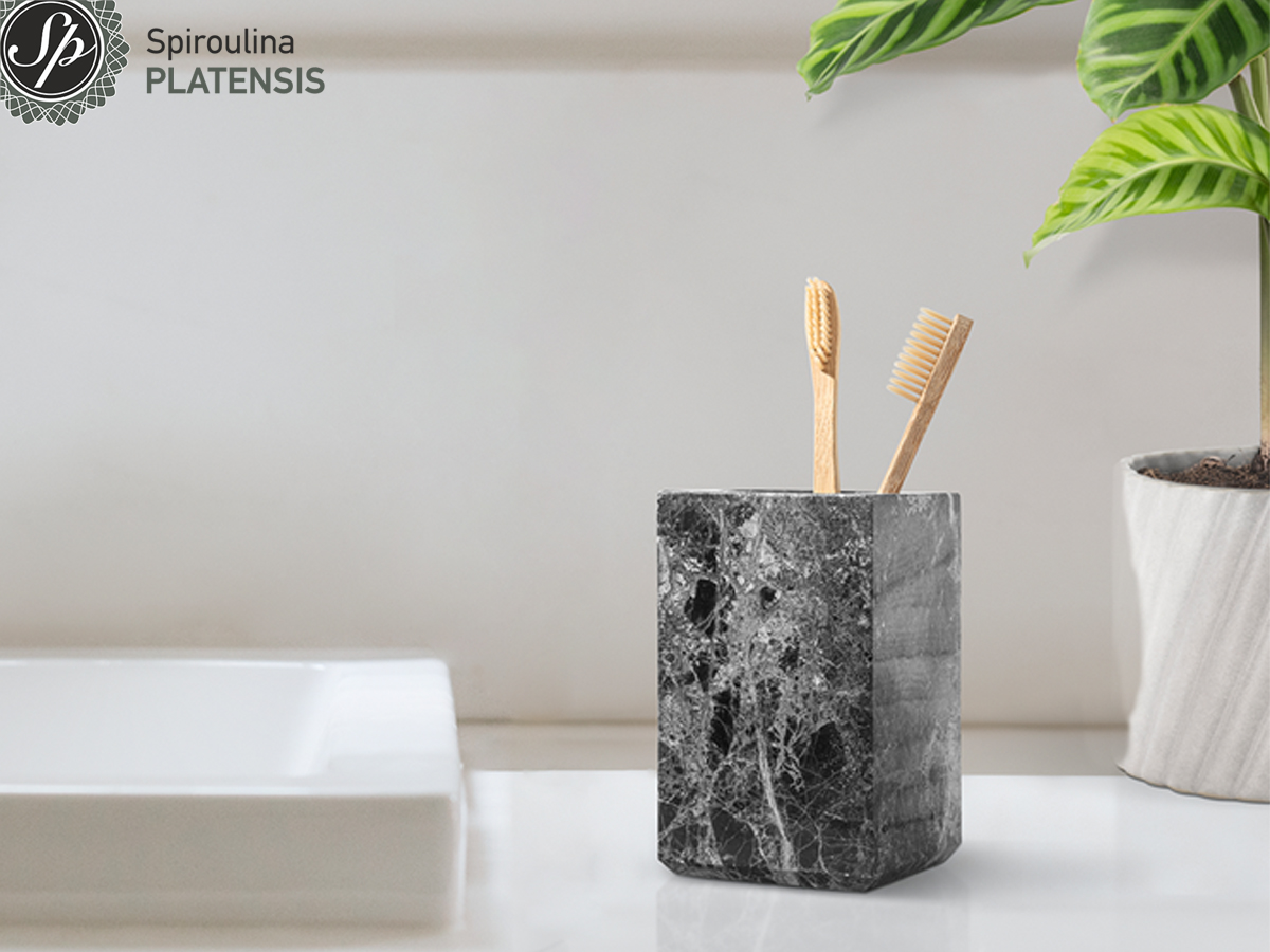 Bamboo οδοντόβουρτσα σε μαύρη μαρμάρινη θήκη