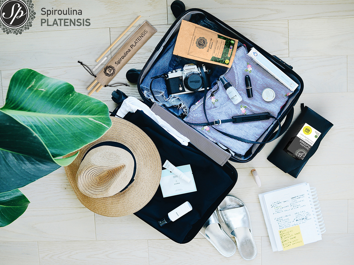 Βαλίτσα διακοπών με ρούχα, καπέλο, Spiroulina PLATENSIS, bamboo καλαμάκια